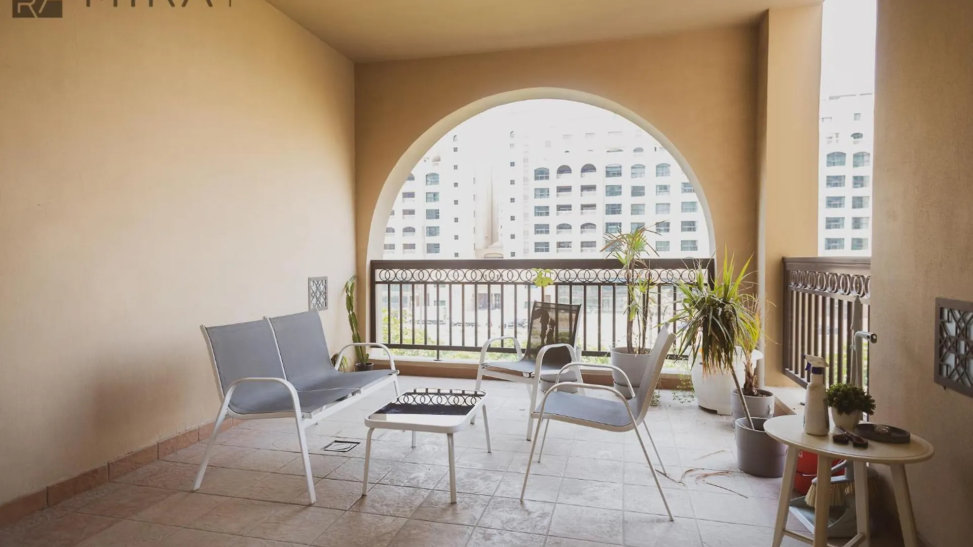 Mira Holiday Homes - Spacious 1 Bedroom In Fairmont Dubai Apartment